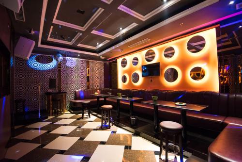 ktv裝修墻面隔音材料材料用什么最好？