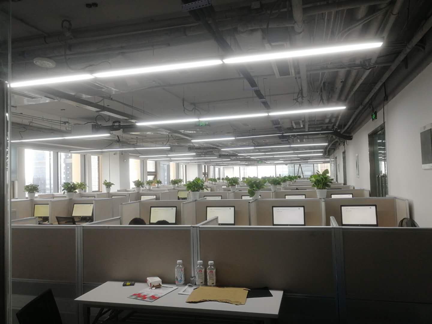 信鼎科技公司成都分公司辦公室裝修實(shí)景圖